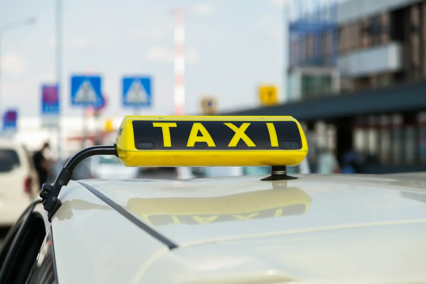 taxi na lotnisku